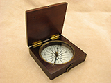 Late Victorian mahogany cased pocket compass with brass clasp